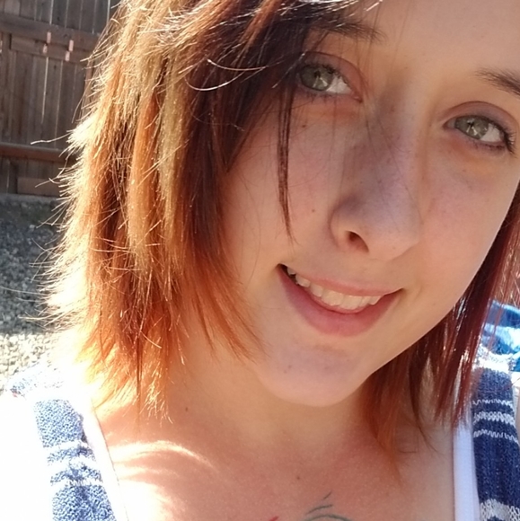 Meet your Posher, Britney - Picture 1 of 1